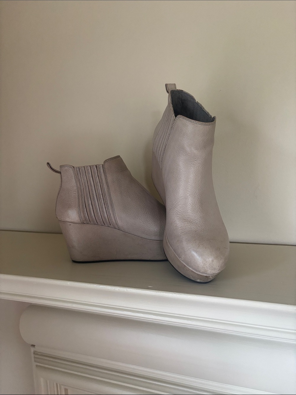 Chocolat Blu Chelsea Booties